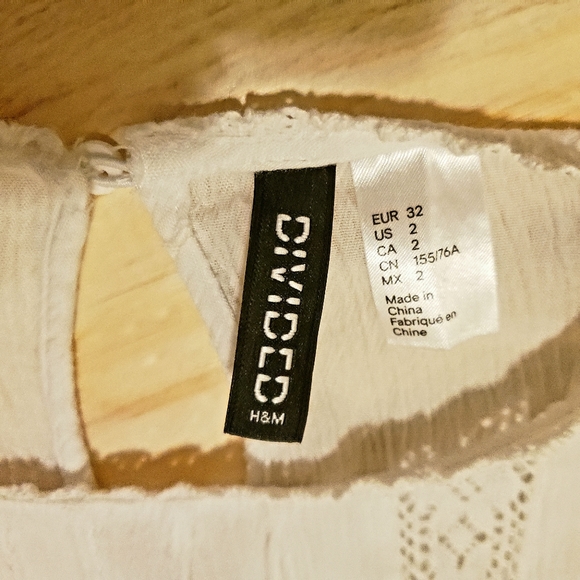 🚲H&M Divide Collection white lace detail top sz 2 - Picture 4 of 7
